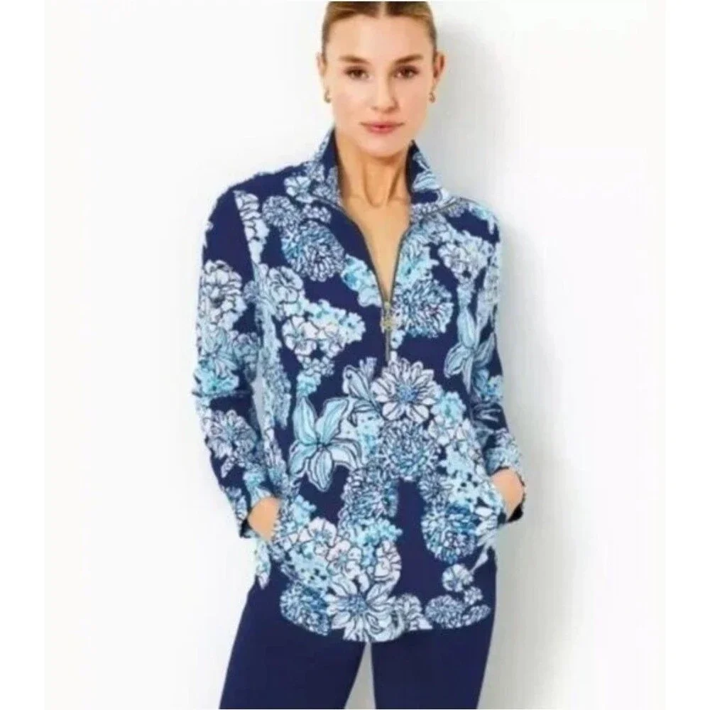 Lilly Pulitzer UPF 50 Skipper Popover Low Tide Navy Bouquet All Day Medium - Picture 2 of 13